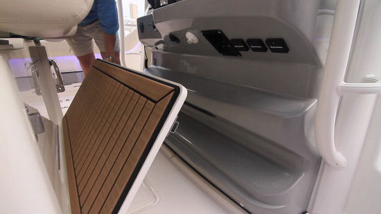 Boston Whaler 420 Outrage flip down steps