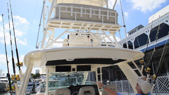 Boston Whaler 420 Outrage rod holders