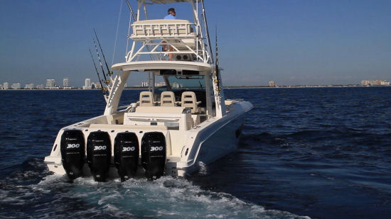 Boston Whaler 420 Outrage joystick