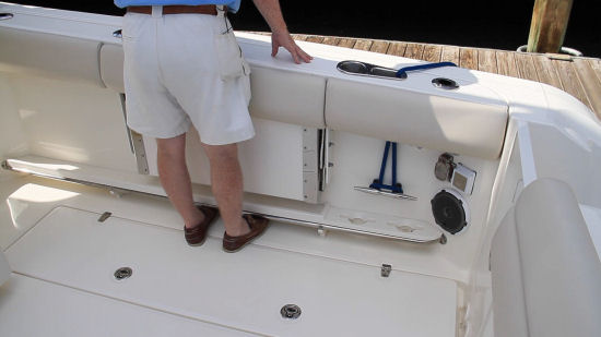 Boston Whaler 420 Outrage toe rails