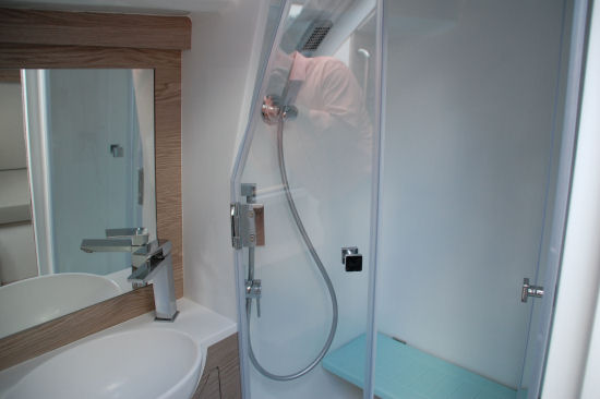 Bravo Yachts B36 shower