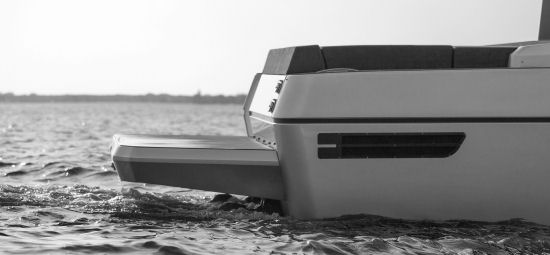 Bravo Yachts B36 swim platform