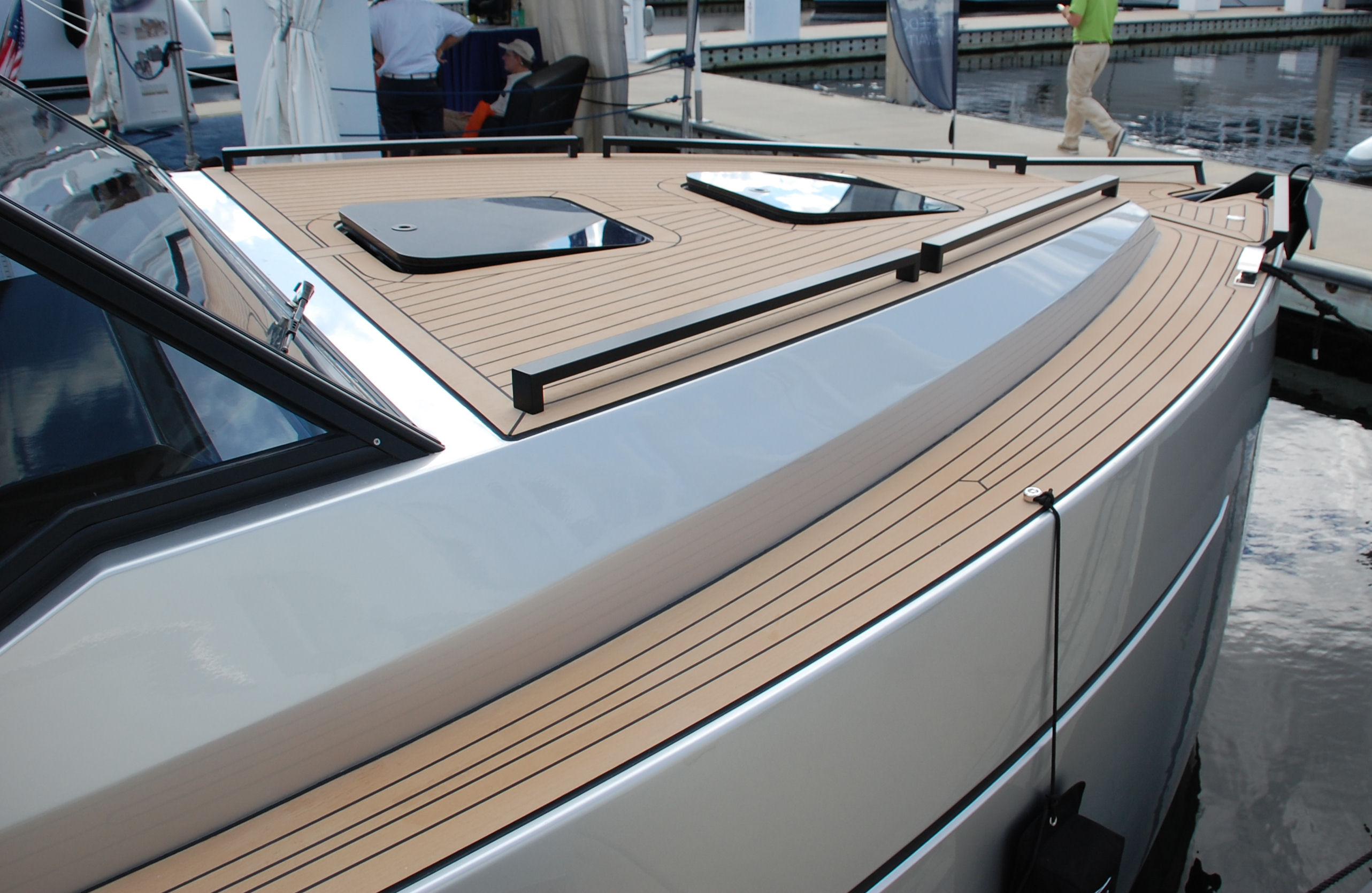 Bravo Yachts B36 teak deck