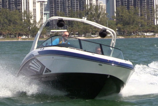 Chaparral 243 Vortex VRX running shot