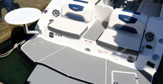 Chaparral 243 Vortex VRX stern table