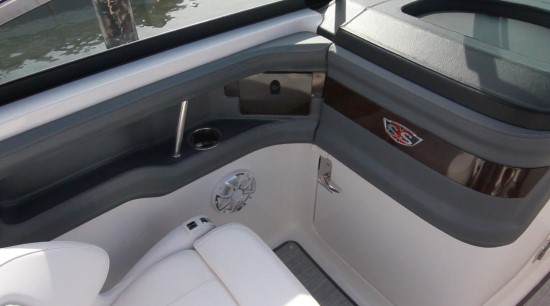 Chaparral 267 SSX Handle and Holder