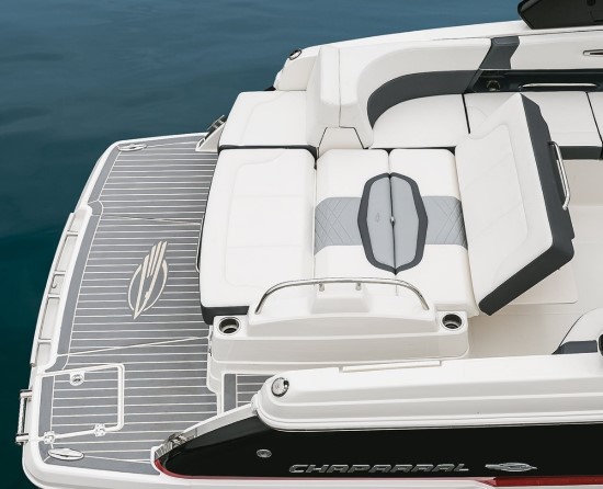 Chaparral 287 SSX chaise lounge mode