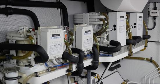 Cheoy Lee CLA 76 Flybridge air conditioning