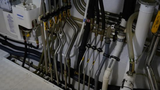 Cheoy Lee CLA 76 Flybridge hydraulic