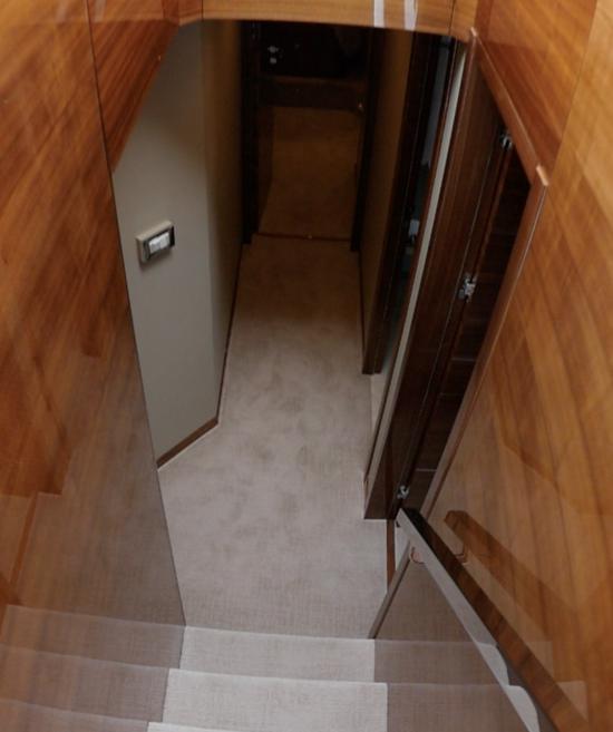 Cheoy Lee CLA 76 Flybridge passageway