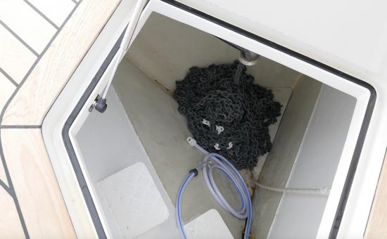 Cheoy Lee CLA 76 Flybridge rode locker