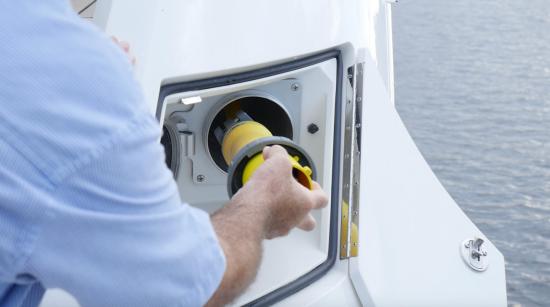 Cheoy Lee CLA 76 Flybridge shore power