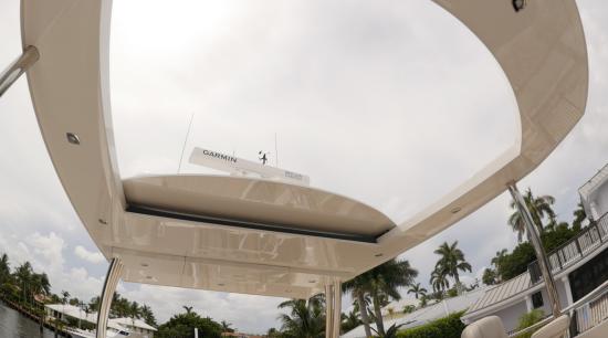 Cheoy Lee CLA 76 Flybridge sun roof