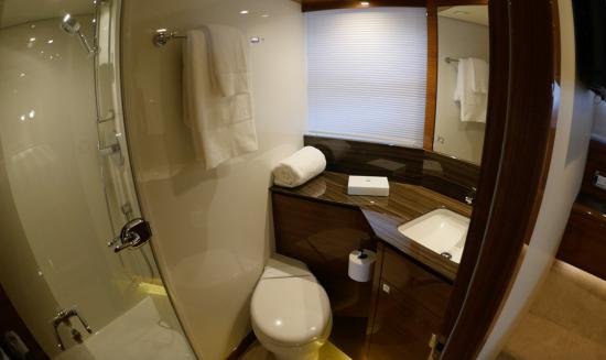 Cheoy Lee CLA 76 Flybridge vip head