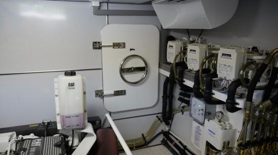 Cheoy Lee CLA 76 Flybridge door