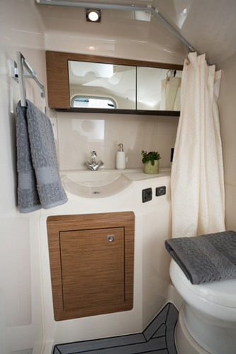 Cruisers Yachts 338 Bow Rider