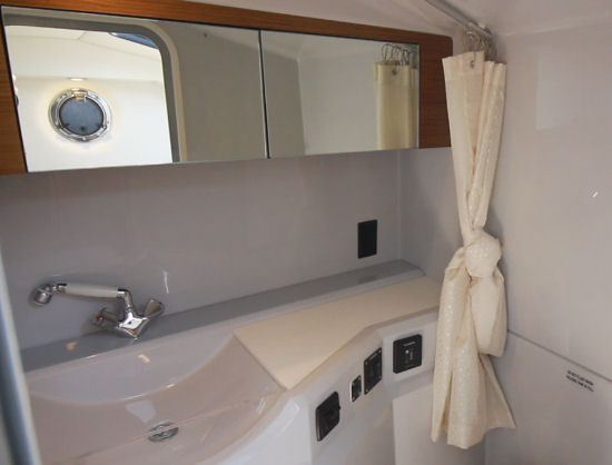 Cruisers Yachts 338 Bow Rider