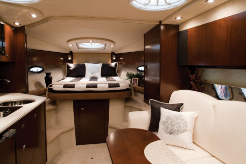 Cruisers Yachts 330 Express