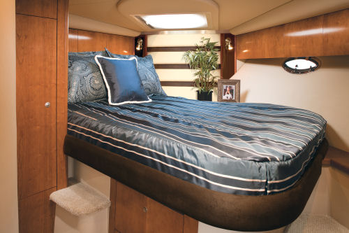 Cruisers Yachts 390 Sports Coupe