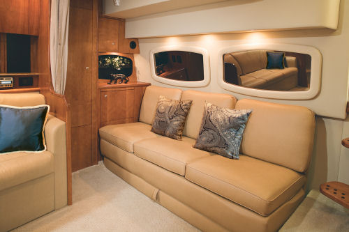 Cruisers Yachts 390 Sports Coupe