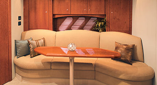 Cruisers Yachts 420 Sports Coupe