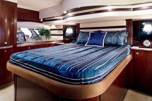 Cruisers Yachts 520 Sports Coupe