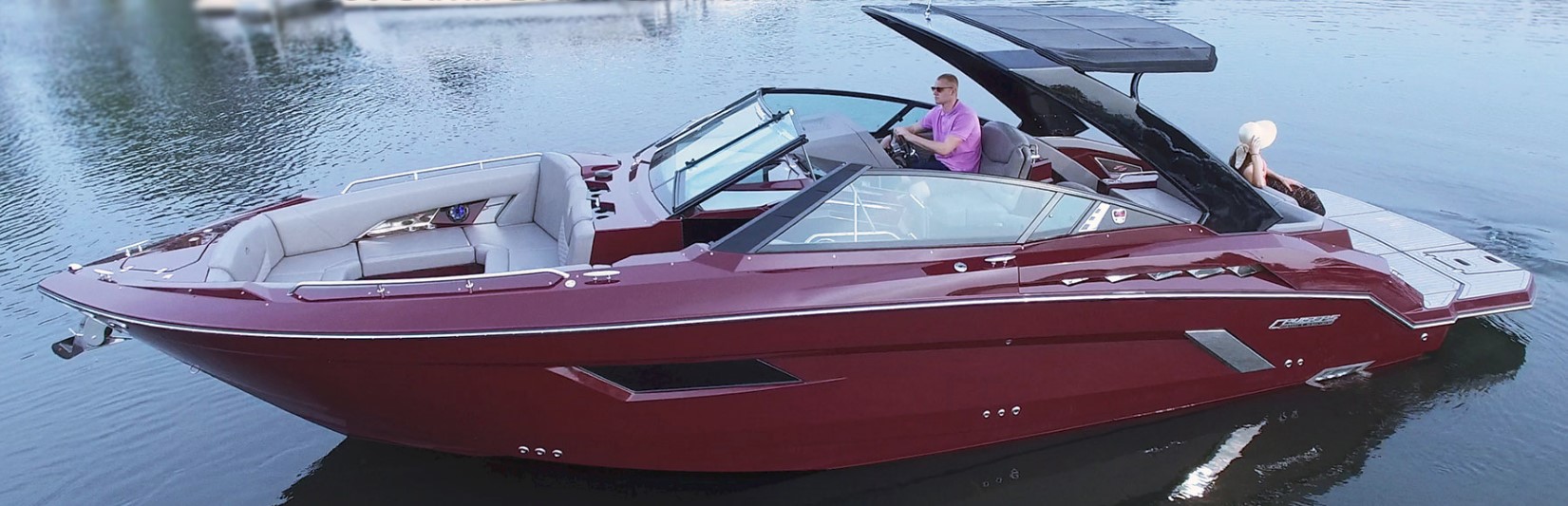 Cruisers Yachts 338 Bow Rider red boat