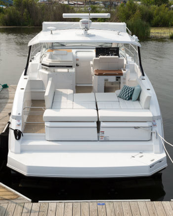 Cruisers Yachts 390 Express Coupe aft seat backs