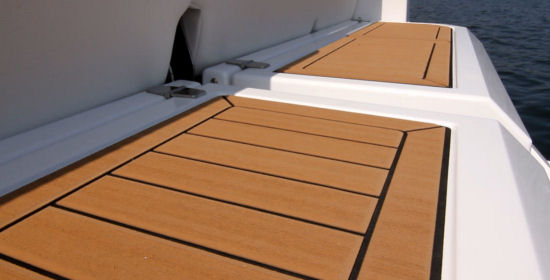 Cruisers Yachts 390 Express Coupe dunnage boxes