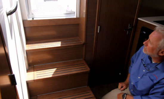 Cruisers Yachts 390 Express Coupe storage compartments