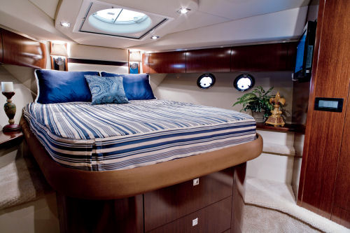 Cruisers Yachts 520 Sports Coupe