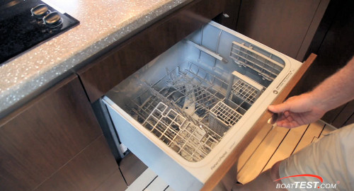 Cruisers Yachts 540 Sports Coupe