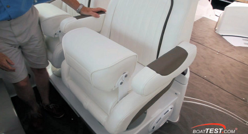 Cruisers Yachts 540 Sports Coupe