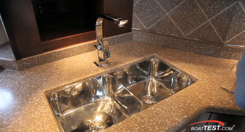 Cruisers Yachts 540 Sports Coupe