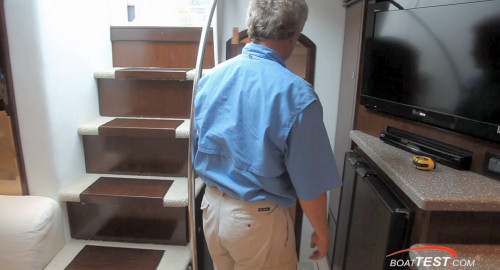 Cruisers Yachts 540 Sports Coupe