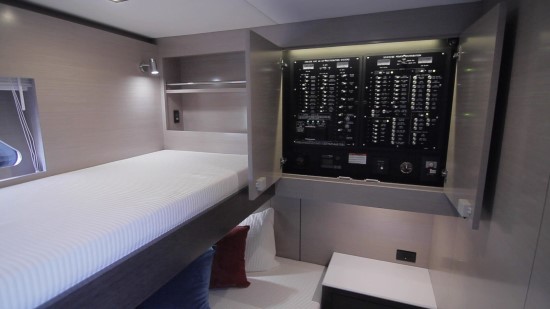 Cruisers Yachts 54 Cantius