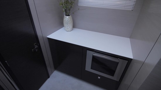 Cruisers Yachts 54 Cantius wine