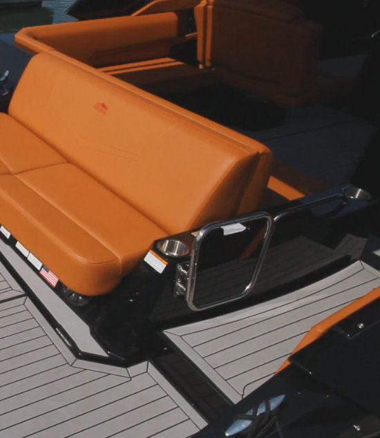 Cruisers Yachts 338 Bow Rider