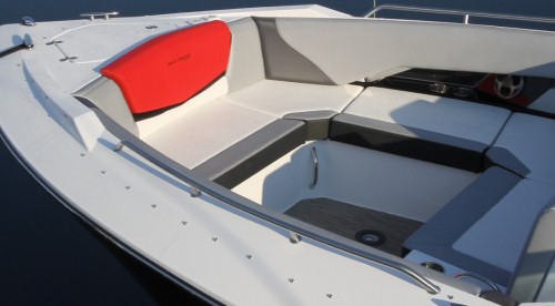 Cruisers Yachts 338 Bow Rider