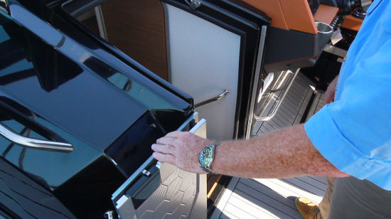 Cruisers Yachts 338 Bow Rider