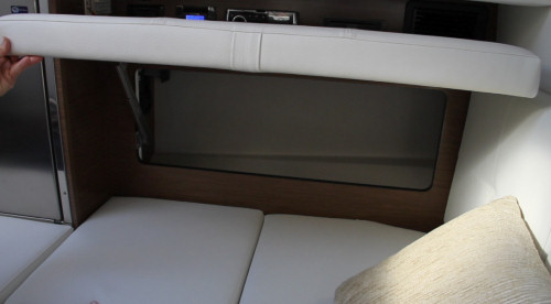 Cruisers Yachts 338 Bow Rider