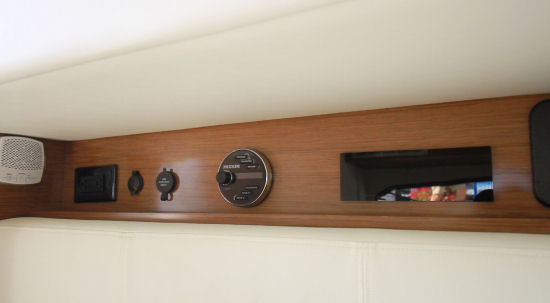 Cruisers Yachts 338 Bow Rider