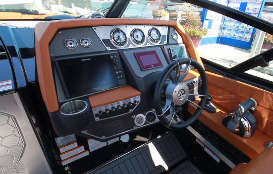 Cruisers Yachts 338 Bow Rider