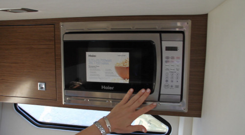 Cruisers Yachts 338 Bow Rider