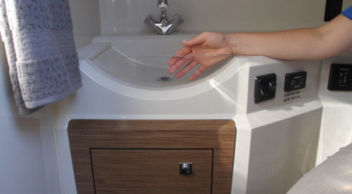 Cruisers Yachts 338 Bow Rider