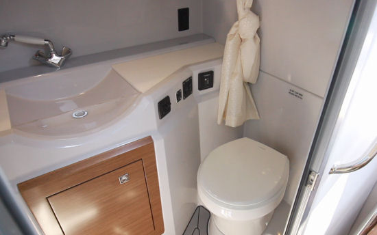 Cruisers Yachts 338 Bow Rider