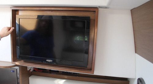 Cruisers Yachts 338 Bow Rider