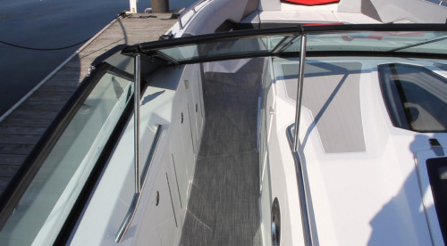 Cruisers Yachts 338 Bow Rider