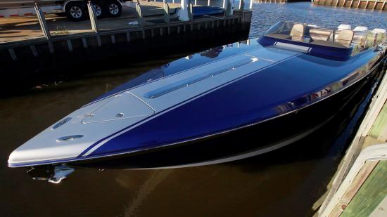 Donzi 41 GT docked