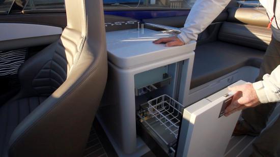 Donzi 41 GT drink cooler